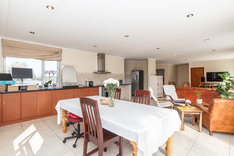 5 Bedroom Property for Sale in Constantia Western Cape